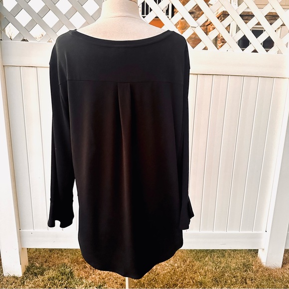 Elle Crepe Tee Top - Picture 7 of 13